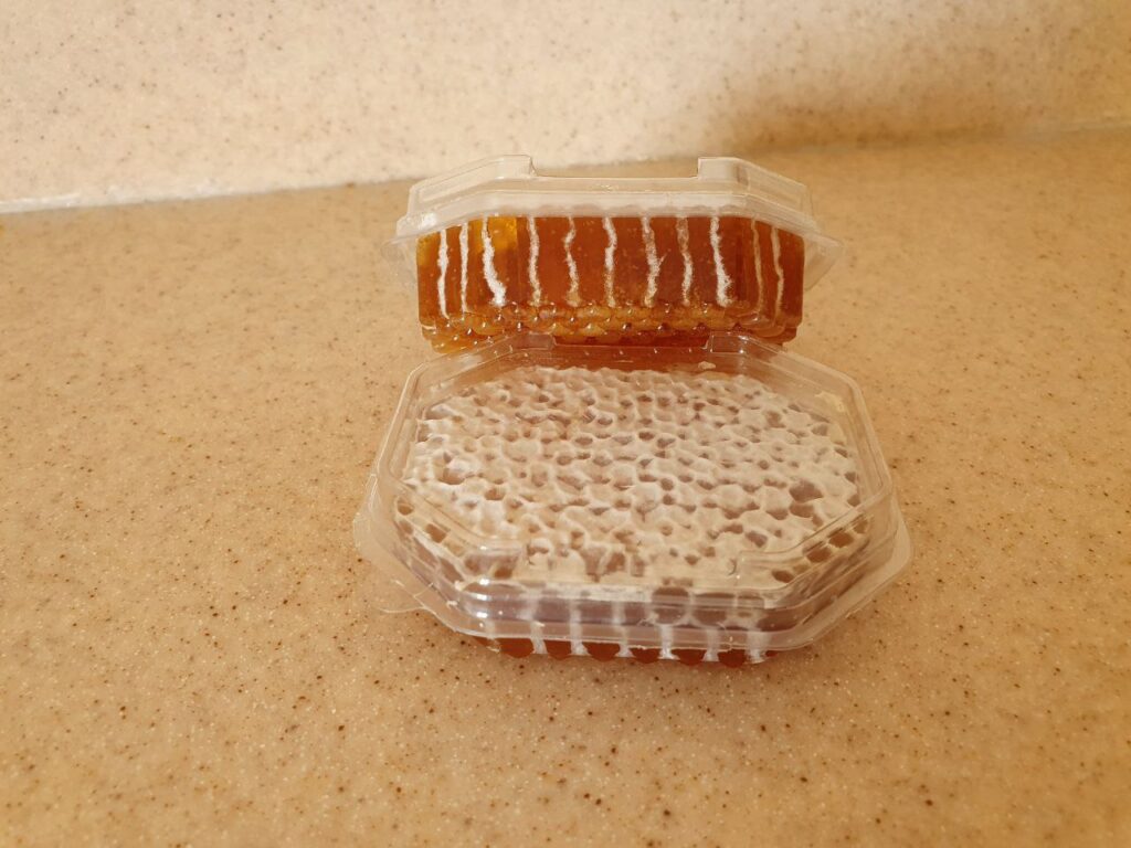 Сотовый мёд 1